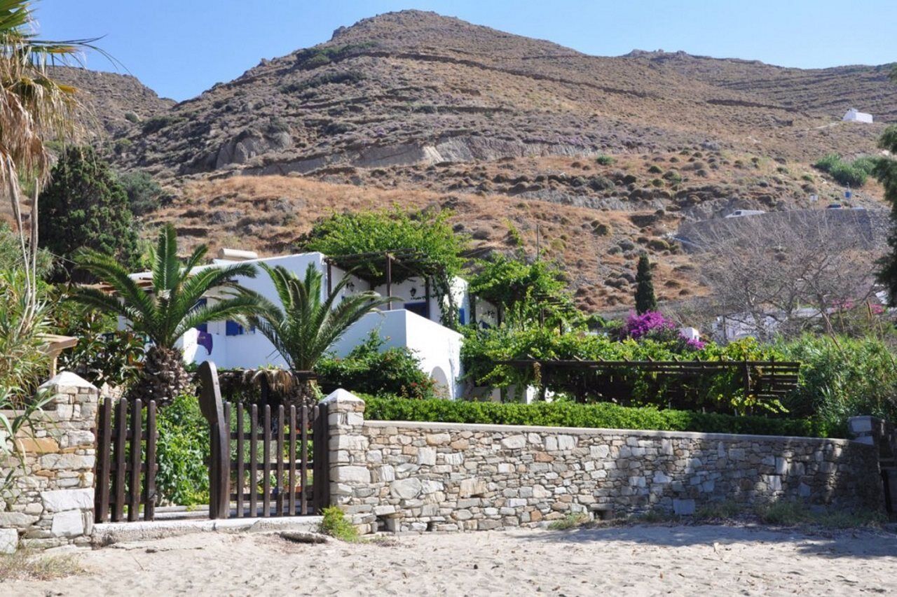 Levrossos Beach Apartments Extérieur photo